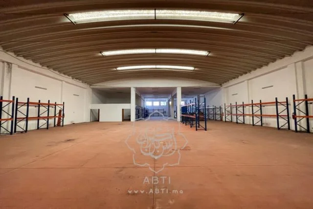 Location d&eacute;p&ocirc;t 1300m&sup2; dans la zone industrielle Mohamedia